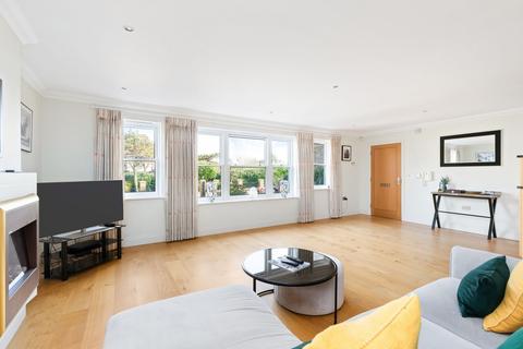 2 bedroom flat for sale, Sea Avenue, Rustington, BN16