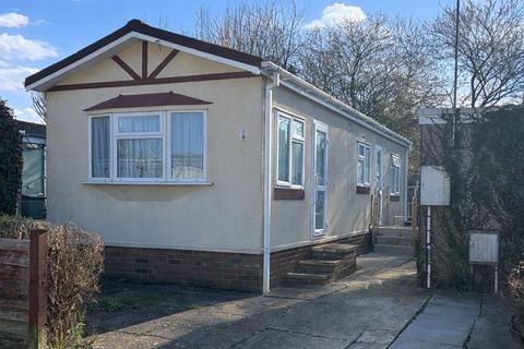1 bedroom park home for sale, Drakes Drive, St. Albans