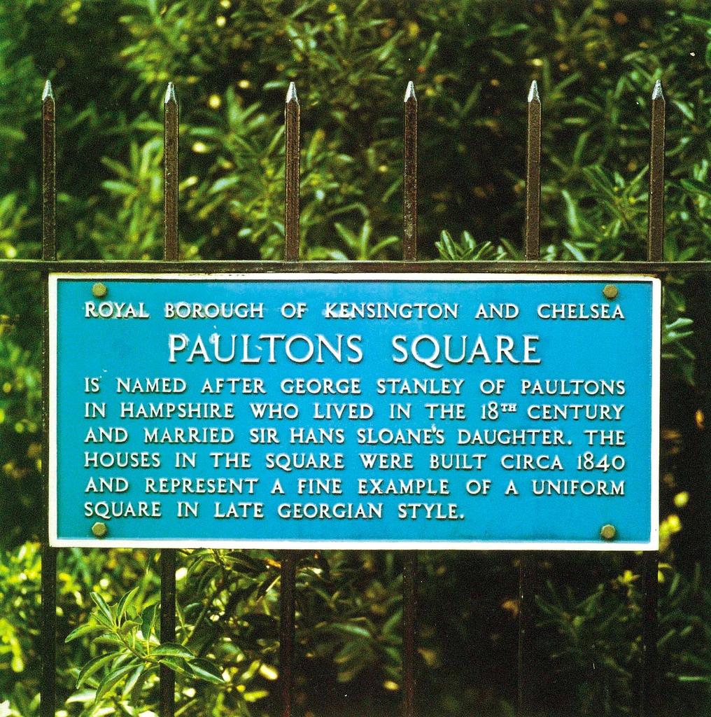 Paultons Square