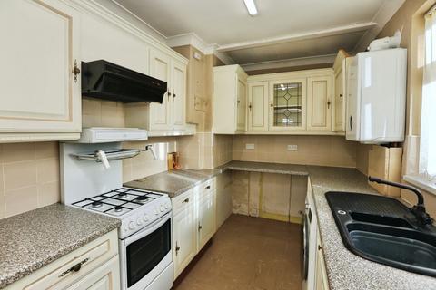 2 bedroom bungalow for sale, Chessel Crescent, Southampton, Hampshire, SO19