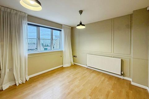 4 bedroom townhouse for sale, Pellon Terrace, Idle, Bradford, BD10 8PA