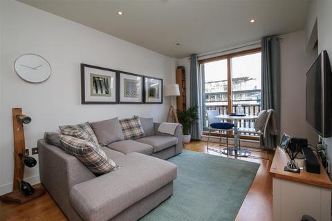 2 bedroom apartment to rent, Vantage Quay, Brewer Street, Manchester
