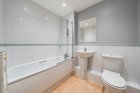 2 bedroom flat to rent, Victoria Road, Acton, London, W3