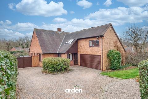 4 bedroom detached house for sale, Walkwood Road, Redditch, B97
