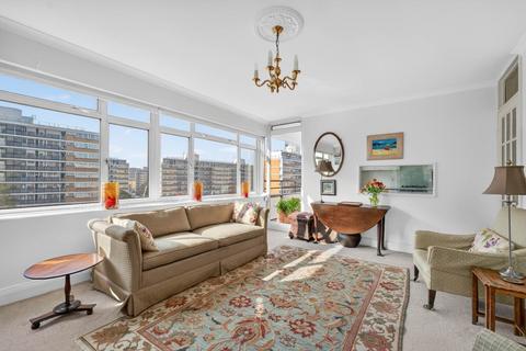 2 bedroom flat for sale, Churchill Gardens, London, SW1V