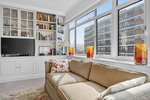 2 bedroom flat for sale, Churchill Gardens, London, SW1V
