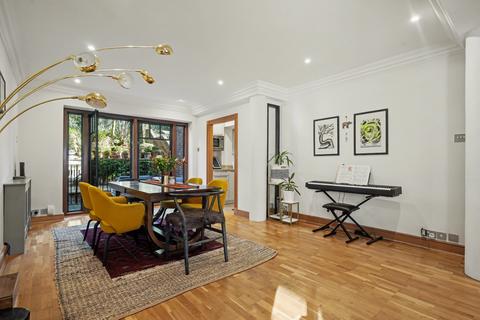 3 bedroom apartment for sale, Lindfield Gardens, Hampstead, London NW3