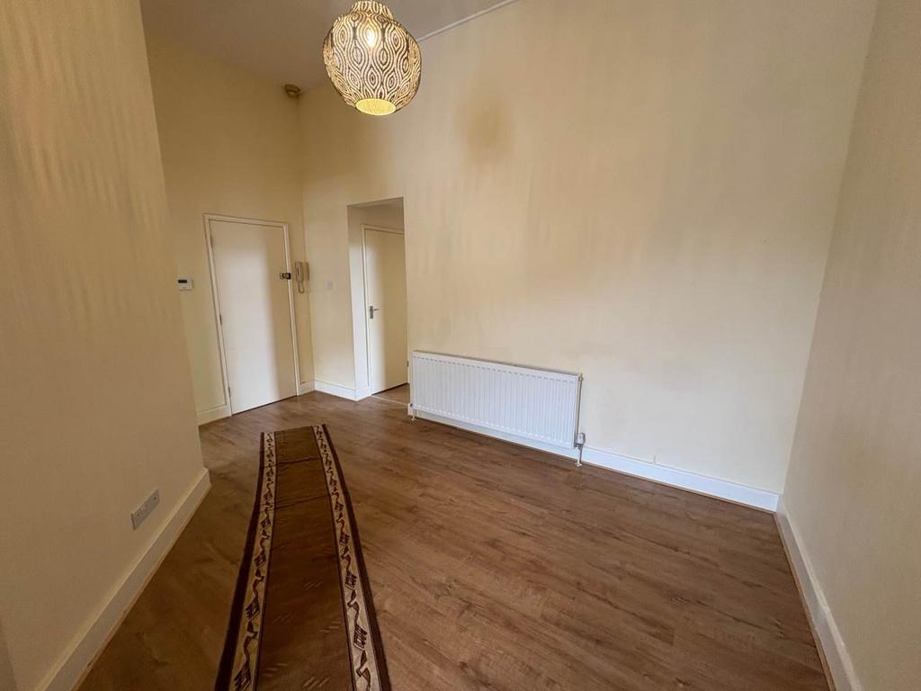 Leawood court 7 loun