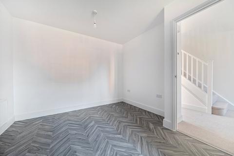 3 bedroom semi-detached house for sale, Southampton Road, Titchfield, Fareham, Hampshire, PO14