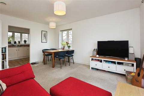 2 bedroom flat for sale, Rothschild Drive, Sarisbury Green, Southampton, Hampshire, SO31
