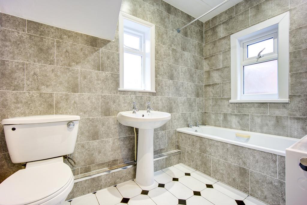 Bathroom One  (3)