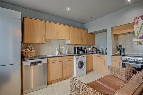 4 bedroom semi-detached house for sale, Bush Grove, London, NW9