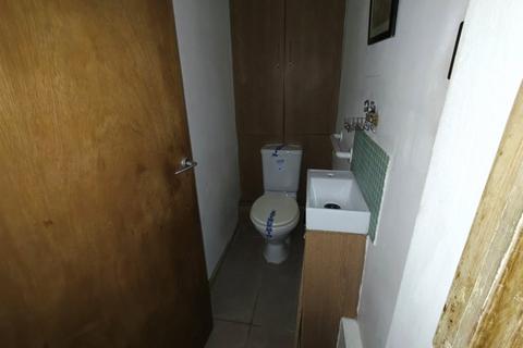4 bedroom end of terrace house for sale, Belgrave Walk, MITCHAM