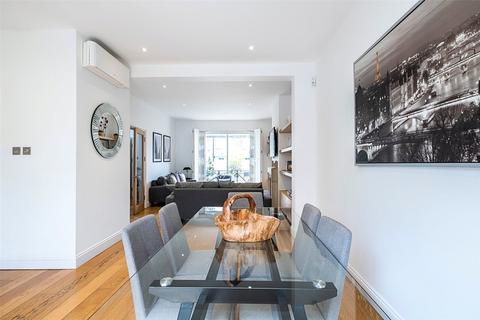 4 bedroom flat to rent, Porchester Terrace, Bayswater, London, W2