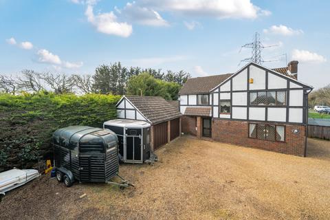 4 bedroom detached house for sale, Newgate Lane, Hampshire PO14