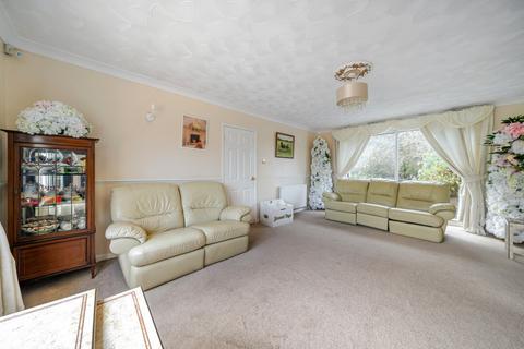 4 bedroom detached house for sale, Newgate Lane, Hampshire PO14