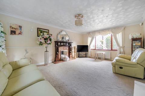 4 bedroom detached house for sale, Newgate Lane, Hampshire PO14