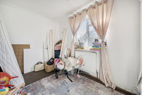2 bedroom flat to rent, Meadow Court, Meadow Road, Worthing, West Sussex, BN11