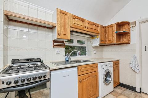 2 bedroom detached bungalow for sale, Dingle Road, Huddersfield