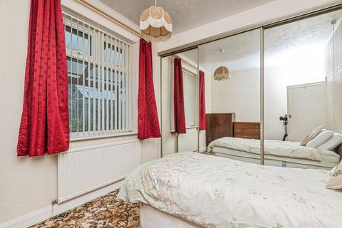 2 bedroom detached bungalow for sale, Dingle Road, Huddersfield