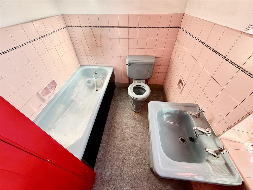 Family bathroom