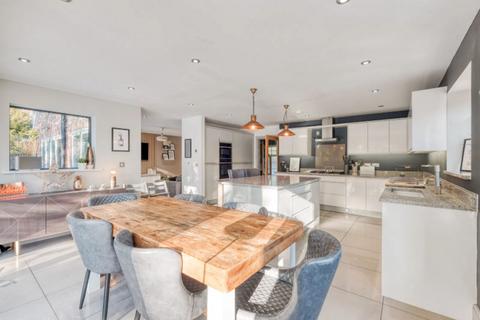 undefined, Silverbirch Close, Dickens Heath, B90