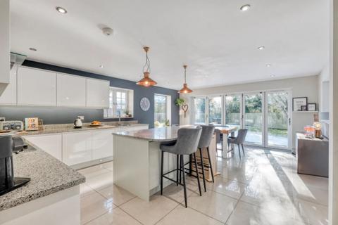 undefined, Silverbirch Close, Dickens Heath, B90