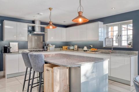 undefined, Silverbirch Close, Dickens Heath, B90