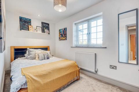 undefined, Silverbirch Close, Dickens Heath, B90