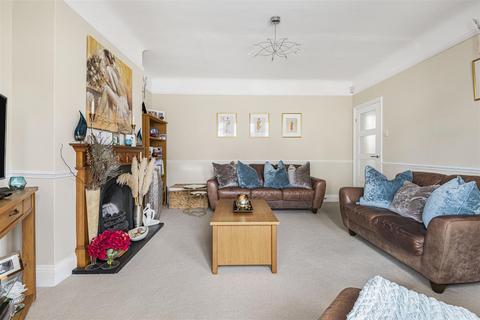4 bedroom detached house for sale, Belmont Avenue, Cockfosters, EN4