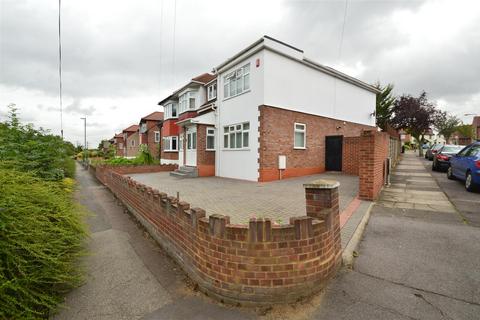 4 bedroom semi-detached house for sale, Roding Lane South, Redbridge, IG4 5PD