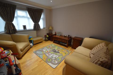 4 bedroom semi-detached house for sale, Roding Lane South, Redbridge, IG4 5PD
