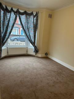 2 bedroom ground floor flat to rent, Cobbold Road, London NW10