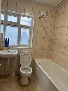 2 bedroom ground floor flat to rent, Cobbold Road, London NW10