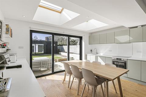 undefined, Aragon Road, Kingston Upon Thames KT2