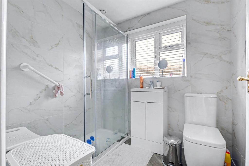 Shower Room.jpeg