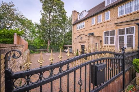 4 bedroom character property for sale, North Longlands,Leeds Road,Lightcliffe