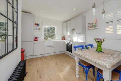 2 bedroom maisonette for sale, Roxwell Road, Shepherd's Bush W12