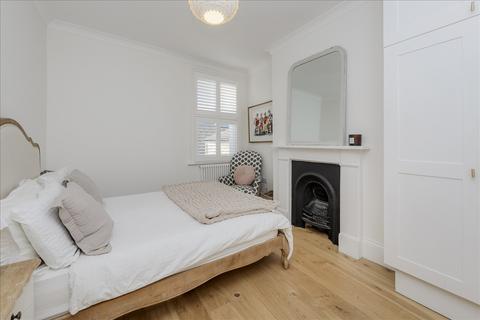 2 bedroom maisonette for sale, Roxwell Road, Shepherd's Bush W12