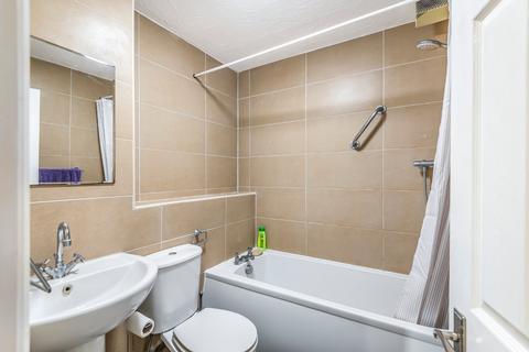 1 bedroom flat for sale, Woodgate Drive, Streatham, London, SW16