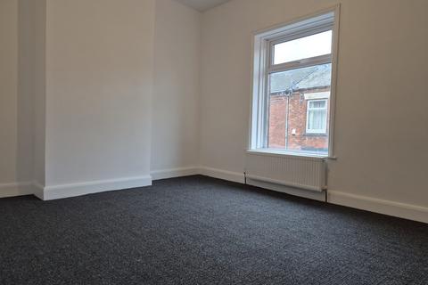 2 bedroom terraced house to rent, Ryeburne Street, Oldham OL4