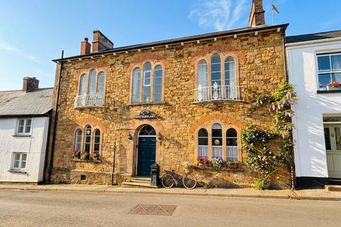 5 bedroom house for sale, South Street, Hatherleigh, Okehampton