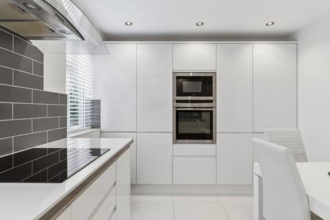 undefined,  Ellis Avenue, STEVENAGE SG1