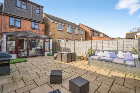 4 bedroom semi-detached house for sale, Barney Evans Crescent, Waterlooville, Hampshire, PO8