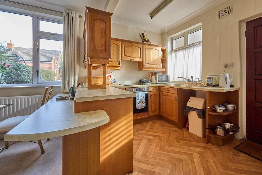 Fitted Dining kitchen to rear
