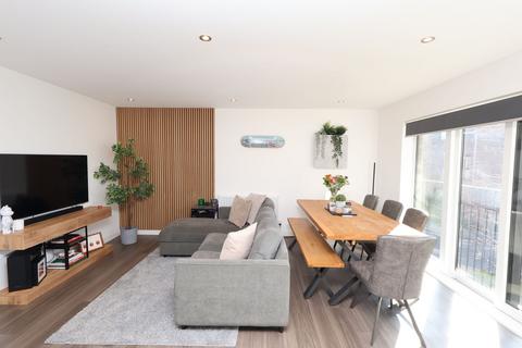 2 bedroom flat for sale, Enriqueta Rylands Close, Stretford, M32