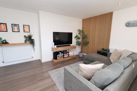 2 bedroom flat for sale, Enriqueta Rylands Close, Stretford, M32