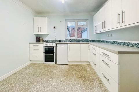 1 bedroom flat for sale, Bath Street, Weymouth, Dorset, DT4