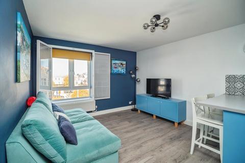 2 bedroom flat for sale, Park Street, Weymouth, DT4