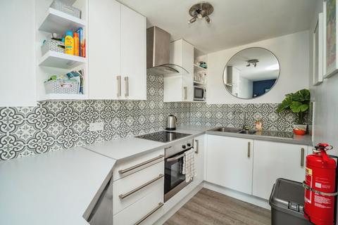 2 bedroom flat for sale, Park Street, Weymouth, DT4